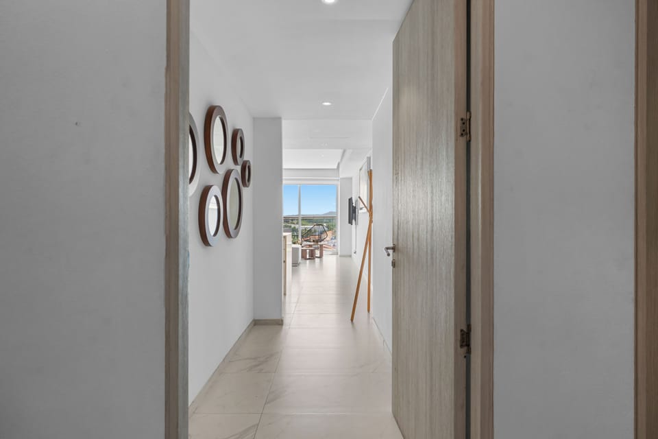 Luxury Apartment, Harbor View | Interior