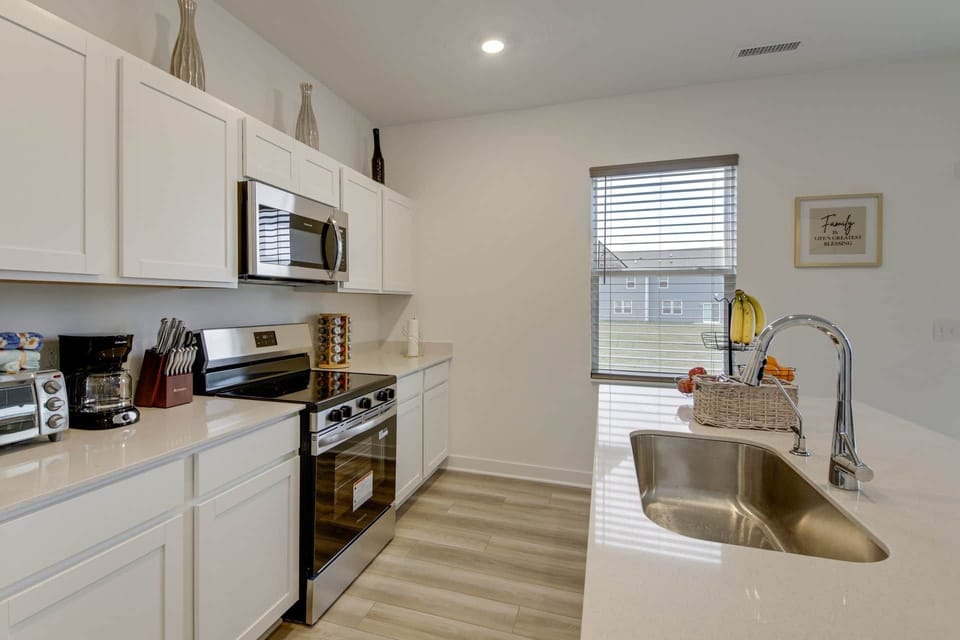Modern Kitchen & Elegant Dining Area