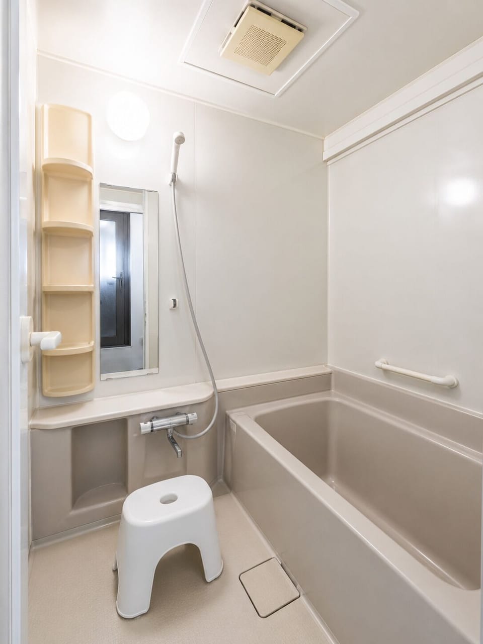 Basic House | Bathroom