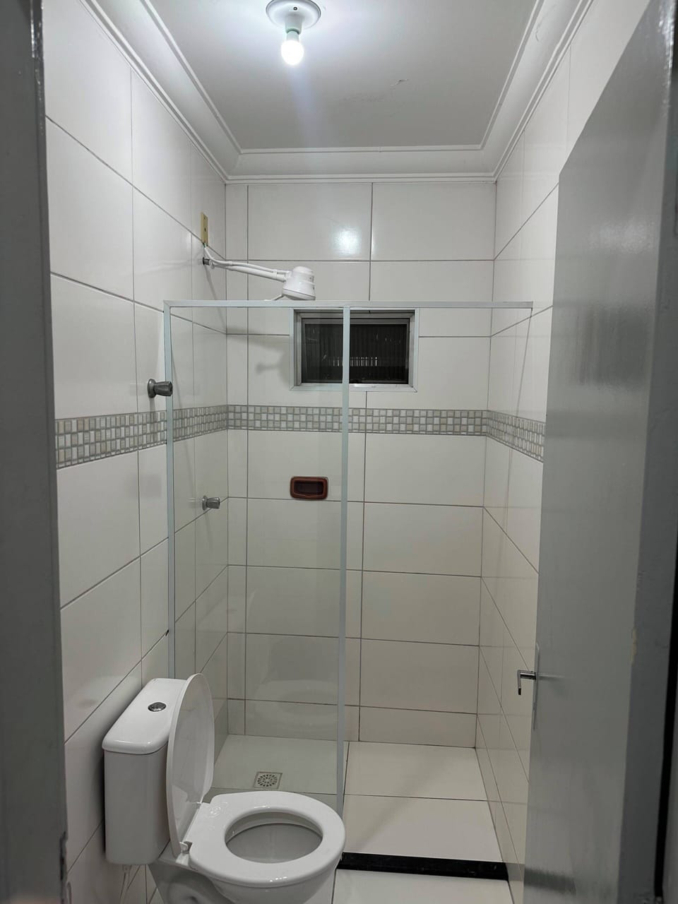 Classic Double Room | Bathroom | Towels, soap, toilet paper