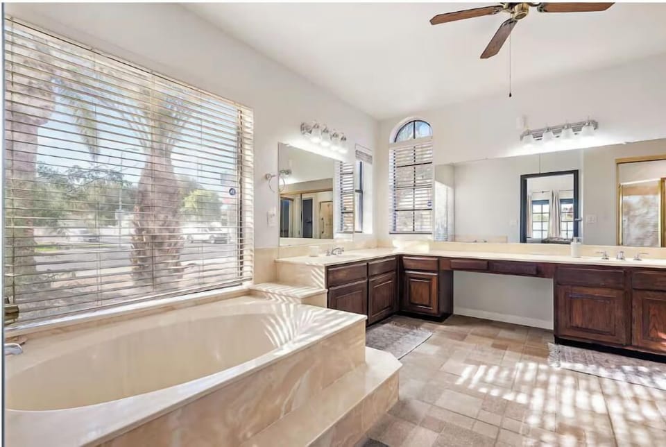 En Suite Bathroom 1 - Tub, Shower & double vanities