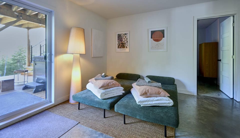 A flexible lounge for reading, chatting, or extra sleeping space