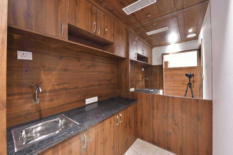Club Room | Private kitchen | Coffee/tea maker, fridge, electric kettle