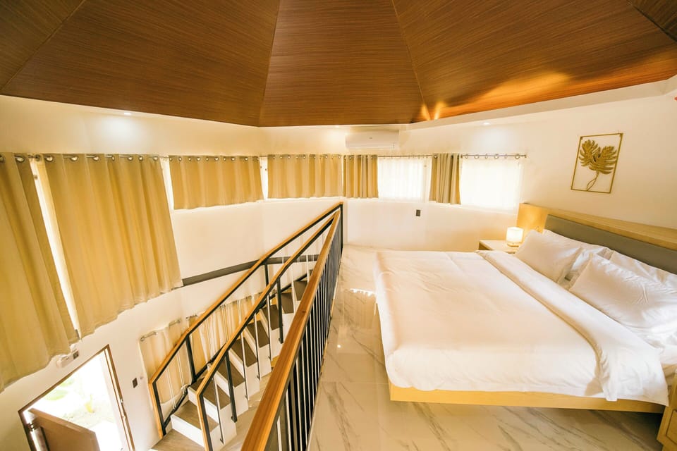 Comfort Villa, Balcony, Garden View | Down comforters, minibar, bed sheets