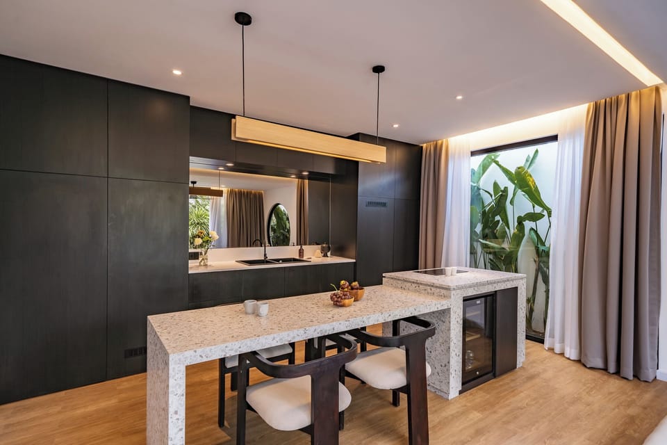 Deluxe Villa, 2 Bedrooms, Patio, Pool View | Interior