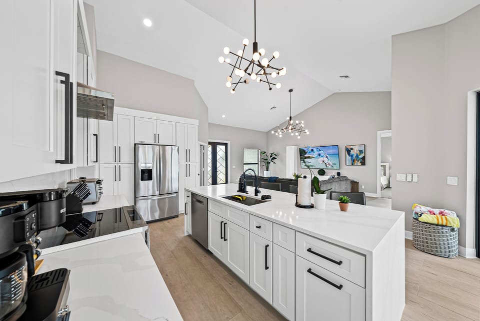 Beautiful newly remodeled kitchen, fully stocked with everything you need.