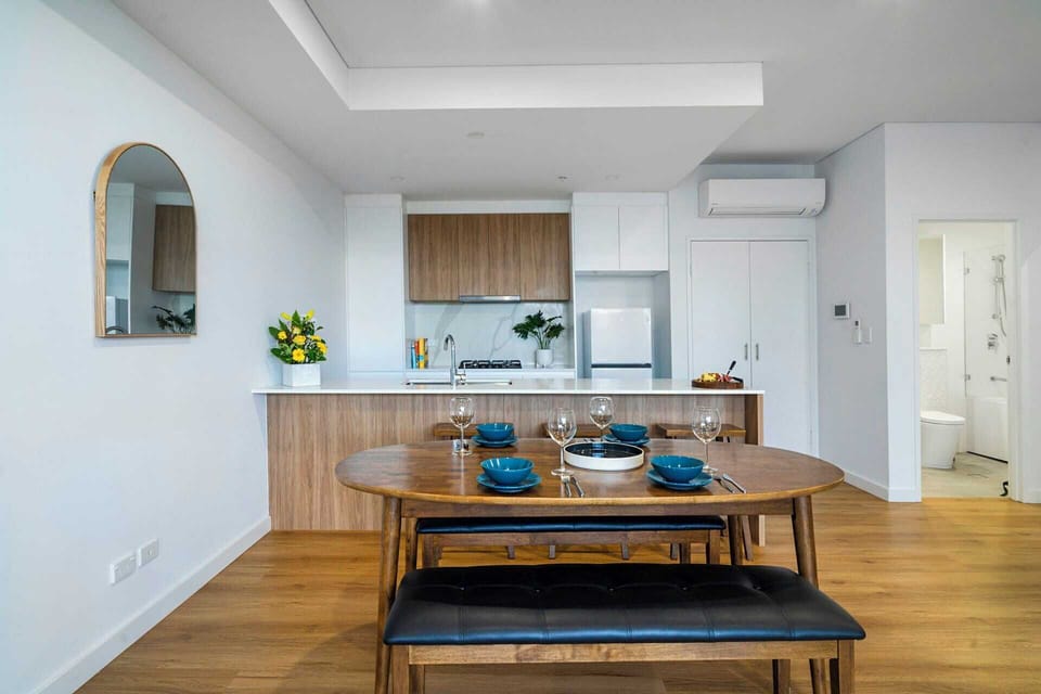 Apartment, 2 Bedrooms, Balcony, City View | Dining room