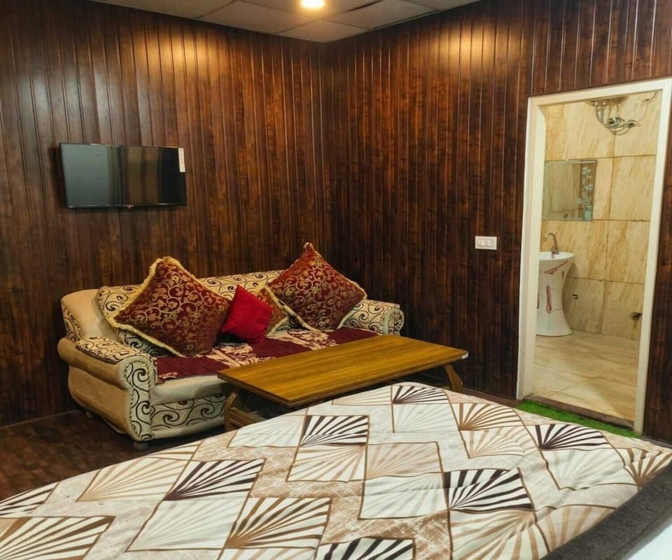Triple Room | Rollaway beds (surcharge), bed sheets