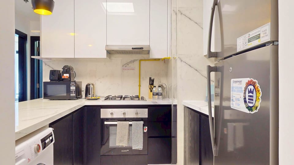 Deluxe Apartment, Balcony, City View | Private kitchen | Espresso maker