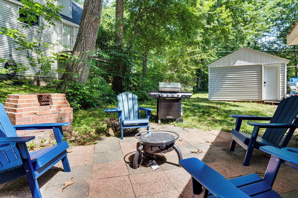 Private Patio | Dining Area | Gas Grill