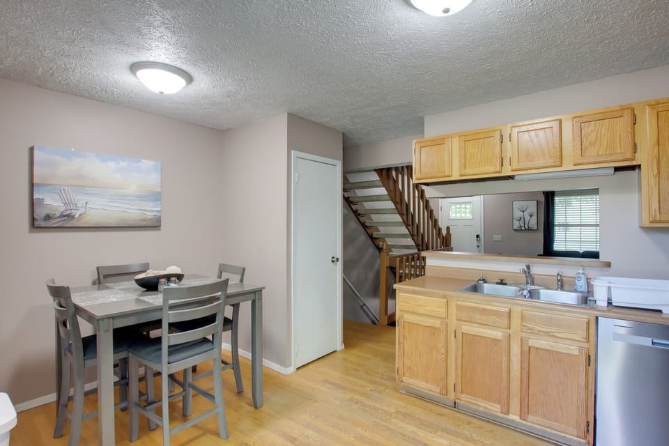 Dining Area | 1st Floor