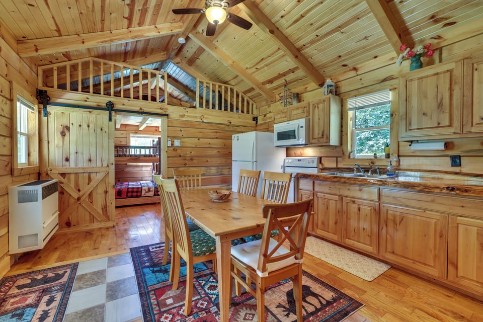 Kitchen & Dining Area