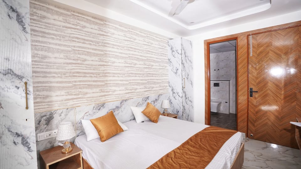 Luxury Shared Dormitory | Desk, laptop workspace, WiFi (free)