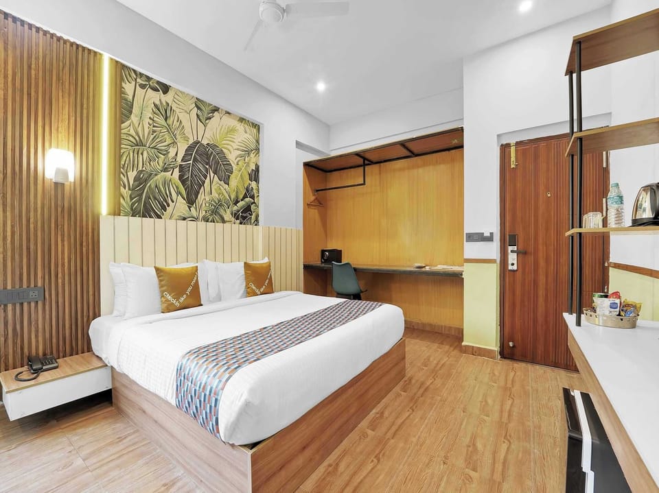 Desk, iron/ironing board (on request), WiFi (free), bed sheets