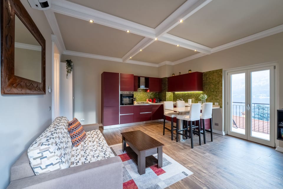 Apartment, 1 Bedroom, Balcony, Lake View | Interior