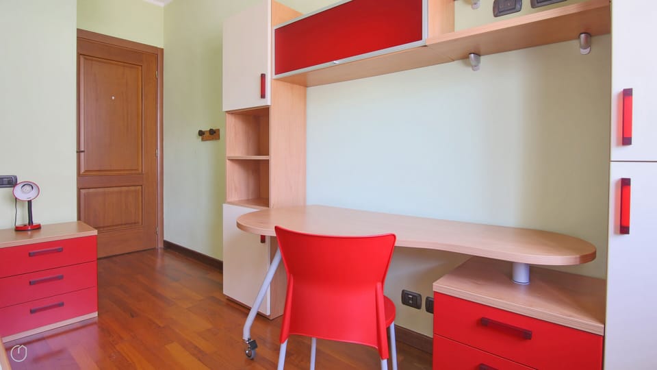 Apartment, 3 Bedrooms, Mountain View | Interior