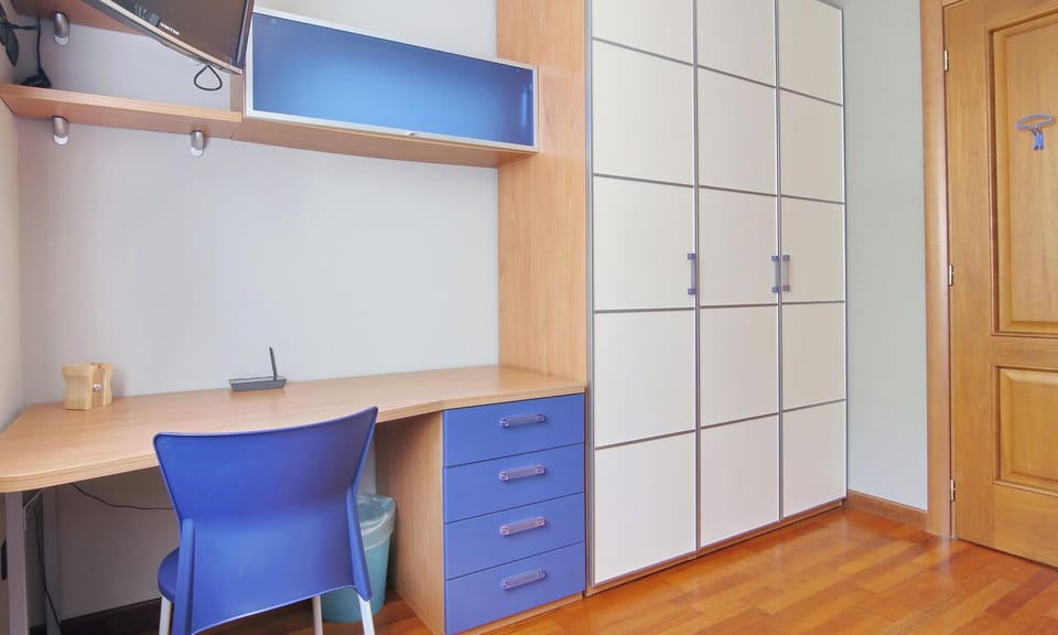 Apartment, 3 Bedrooms, Mountain View | Interior