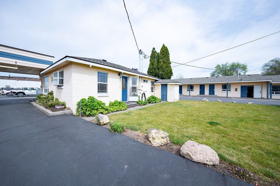 Holiday Home Exterior [summer]