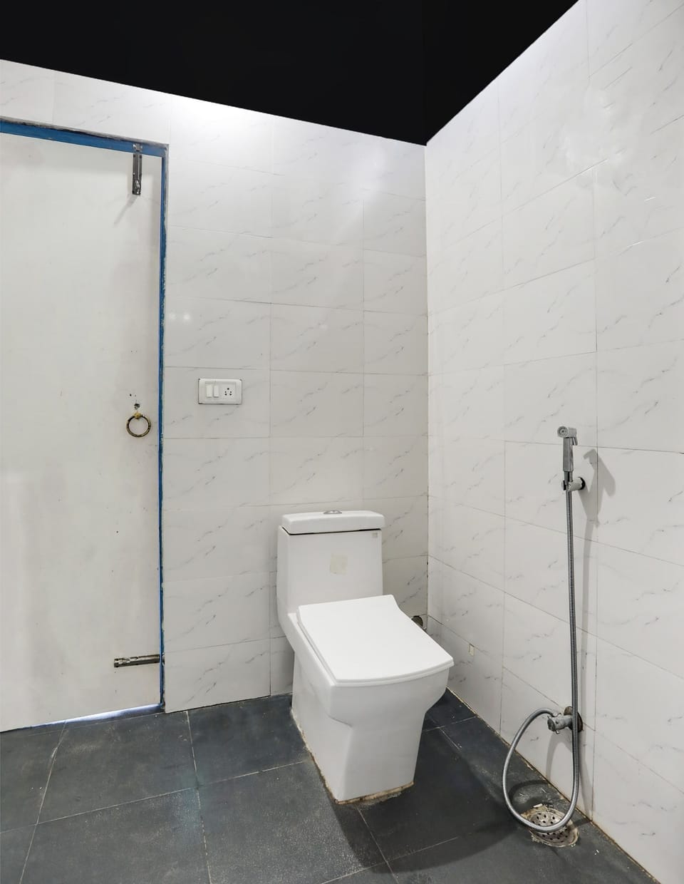 Shower, free toiletries, towels, soap