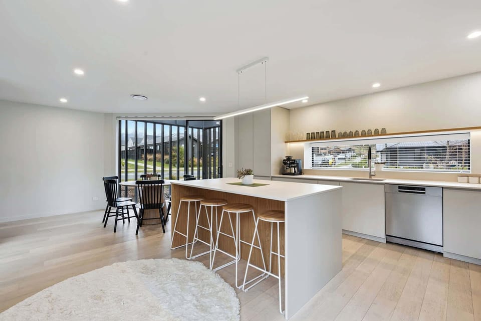 Kitchen and Dining with Remarkables Mountain Views 