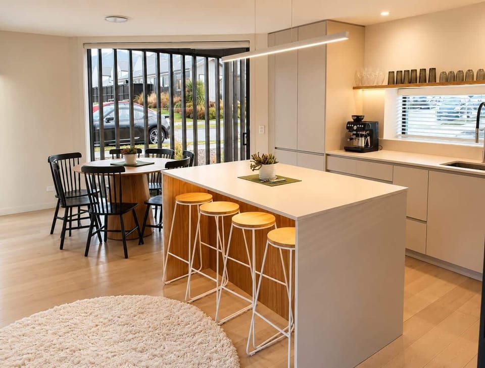 Kitchen and Dining with Remarkables Mountain Views 