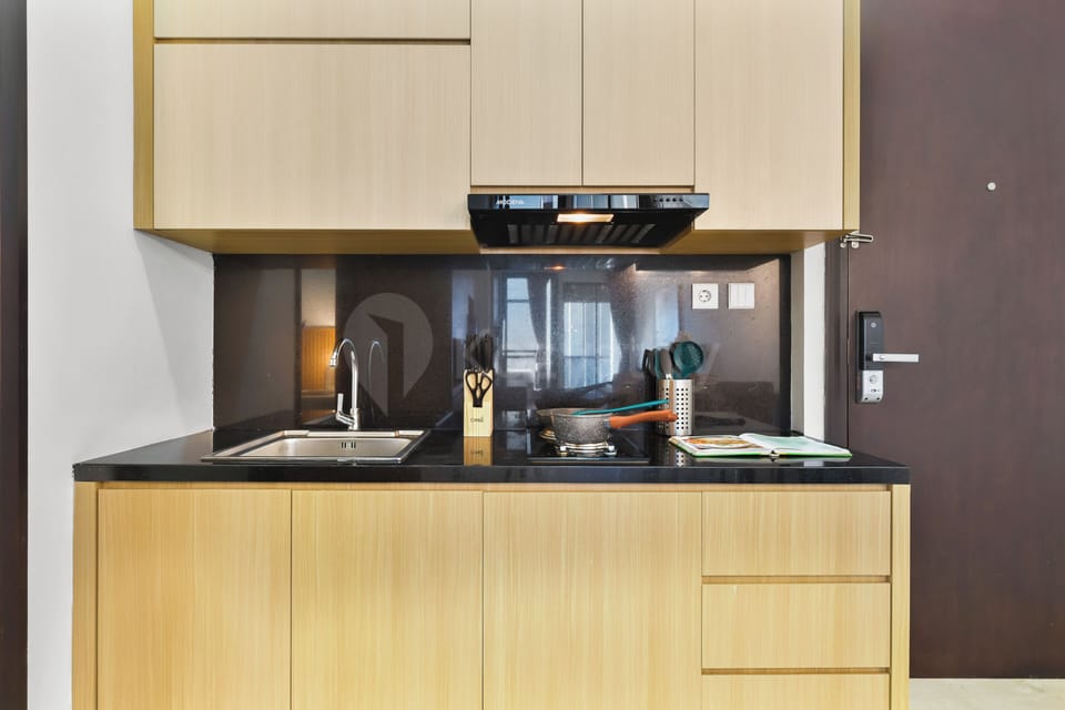 Apartment, 3 Bedrooms, Balcony, City View | Private kitchen | Full-size fridge, microwave, stovetop, cookware/dishes/utensils