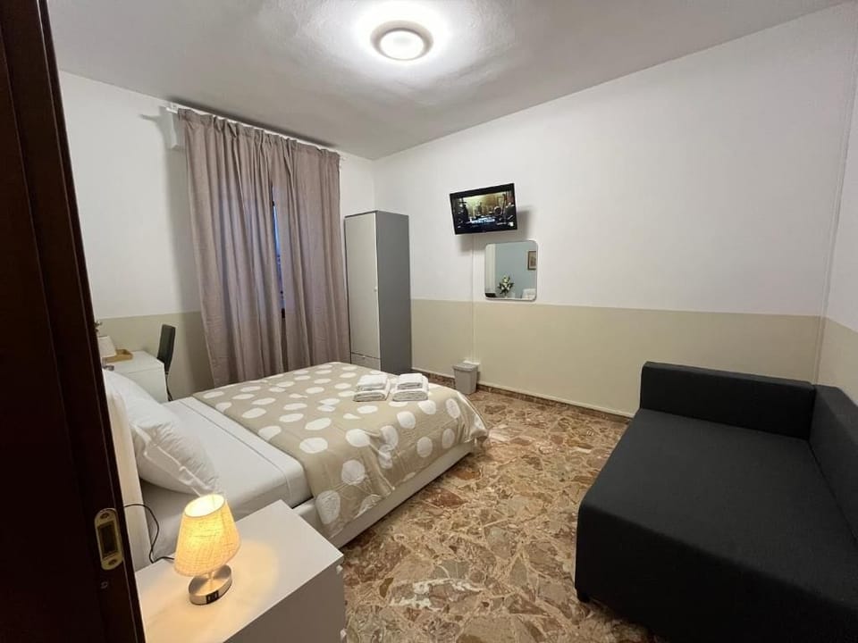 Classic Double Room, City View | Desk, laptop workspace, soundproofing, iron/ironing board (on request)