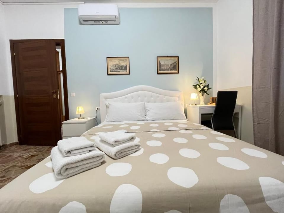 Classic Double Room, City View | Desk, laptop workspace, soundproofing, iron/ironing board (on request)