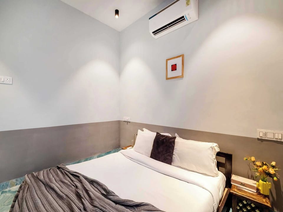 Premium Villa | Desk, WiFi (free), bed sheets