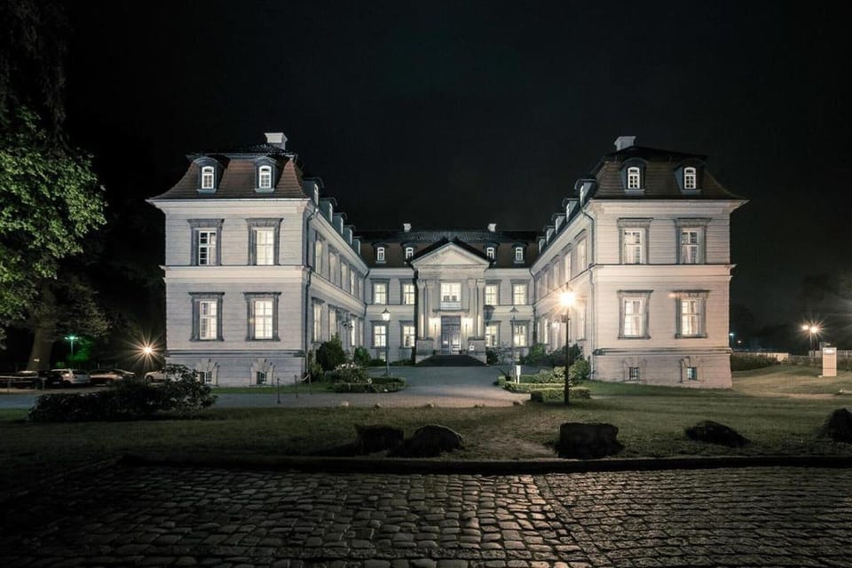 Hotel Exterior [summer]