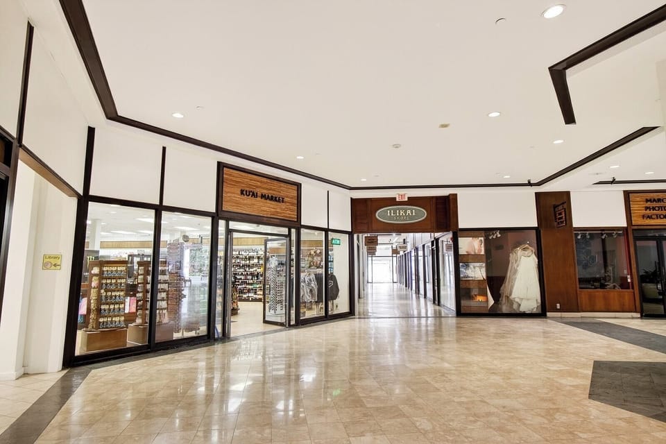 A market and the Ilikai shops, as well as the Shops at Wailea, ensure you have everything you need nearby