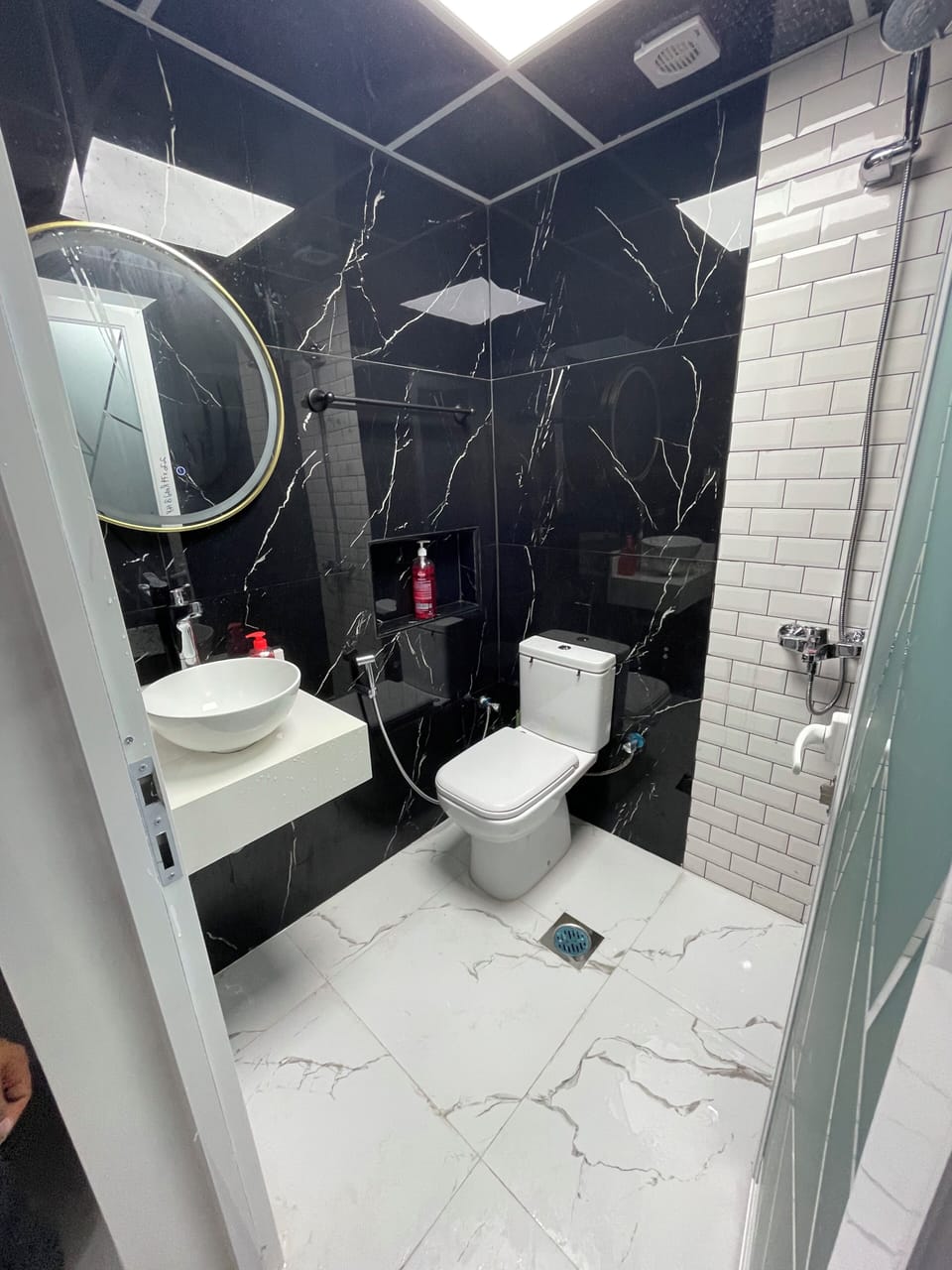 Standard Room, 1 Queen Bed, Private Bathroom | Bathroom | Shower, slippers, towels, soap