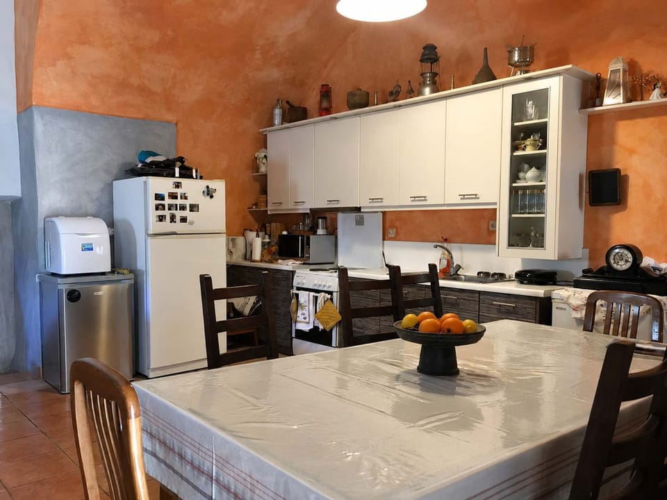 House | 3 bedrooms, high-speed internet