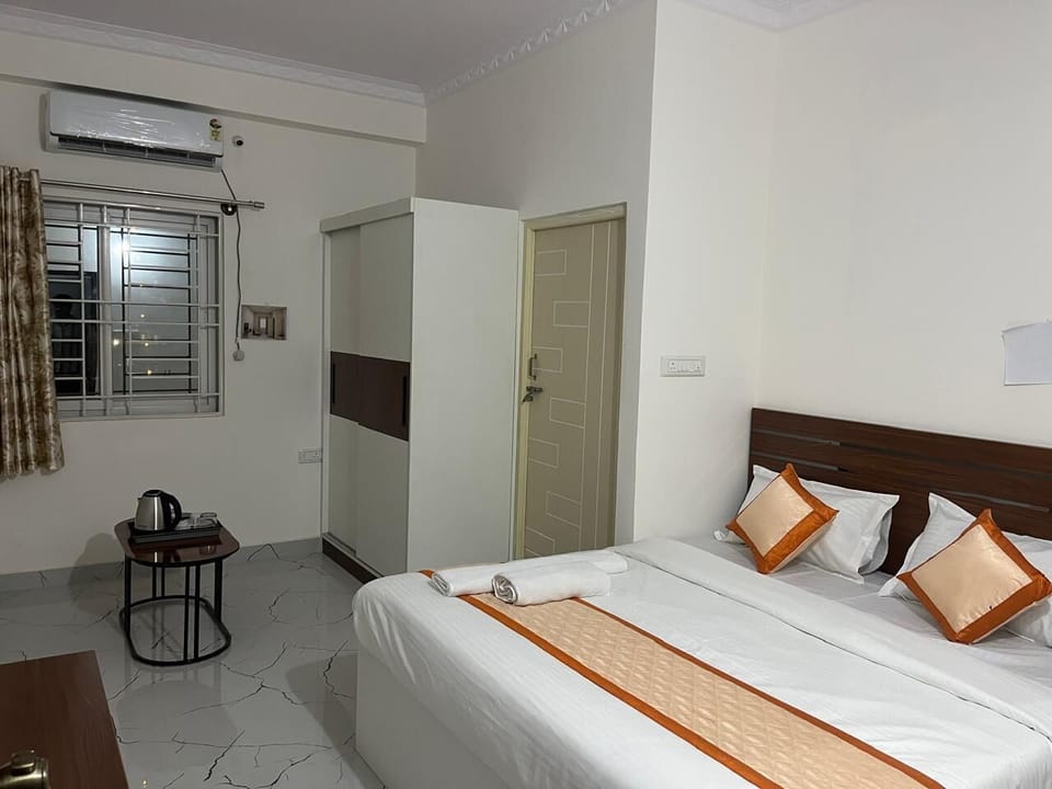 Deluxe Double Room, City View | WiFi (free)