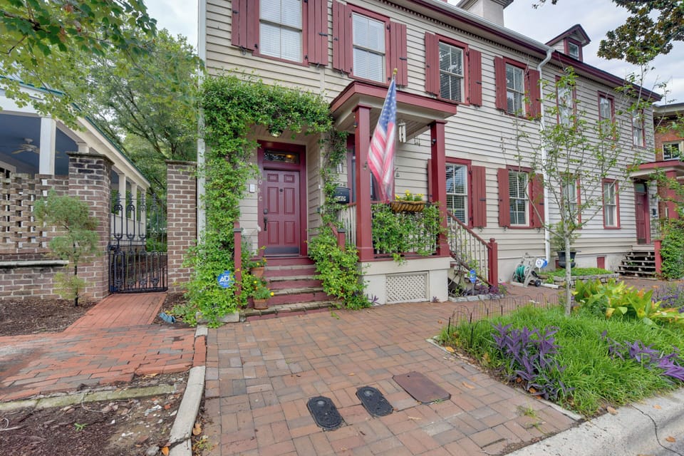 Apartment (2 Bedrooms) | Front of property