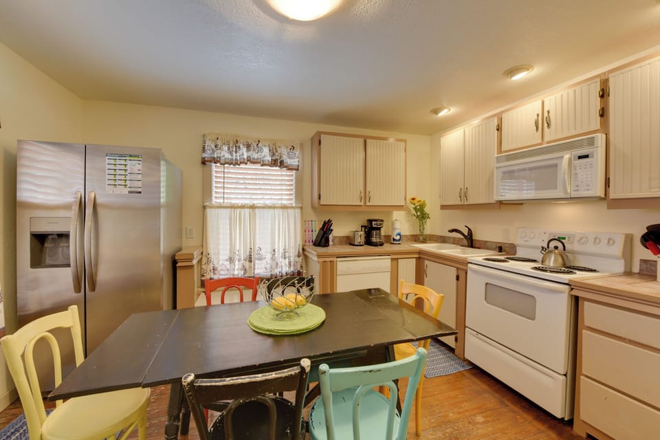 House (2 Bedrooms) | Interior