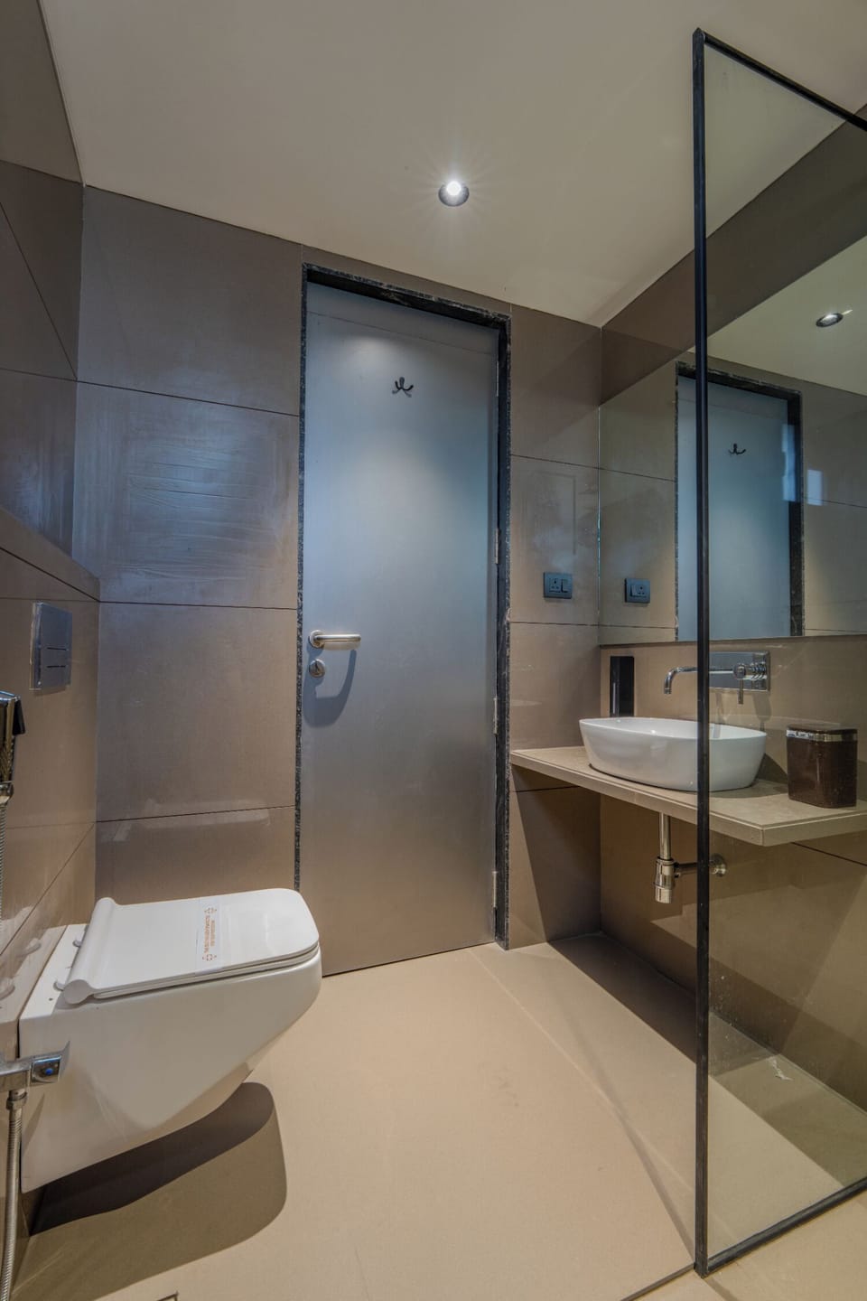 Superior Room | Bathroom | Shower, free toiletries, soap, shampoo