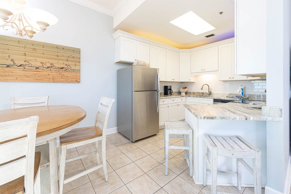 Condo, 1 Bedroom | Private kitchen | Coffee/tea maker, fridge, oven