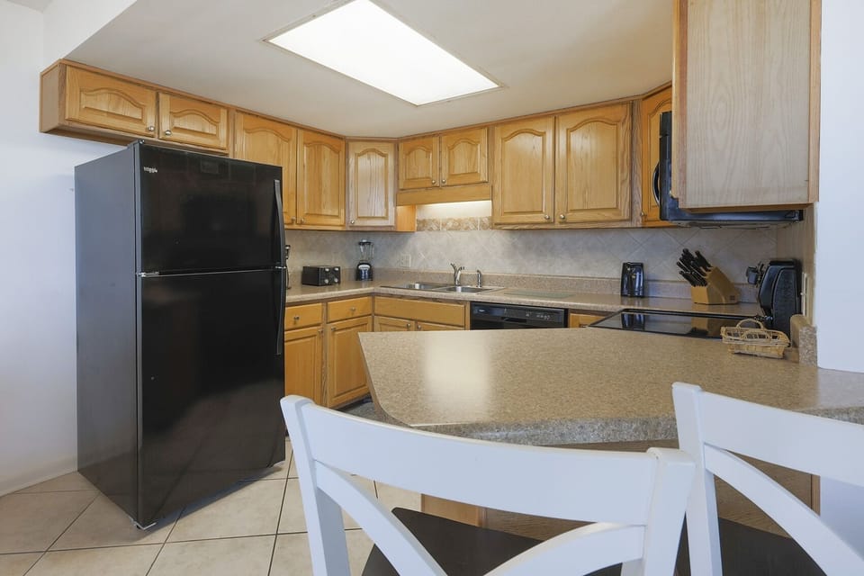 Condo, 1 Bedroom | Private kitchen | Coffee/tea maker, fridge, oven