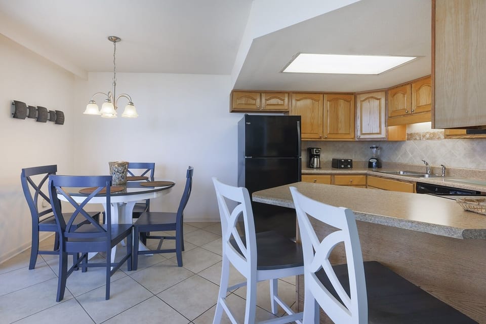 Condo, 1 Bedroom | Private kitchen | Coffee/tea maker, fridge, oven