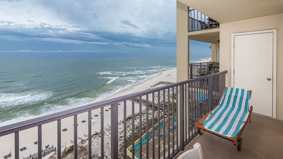 Condo, 1 Bedroom | Property grounds
