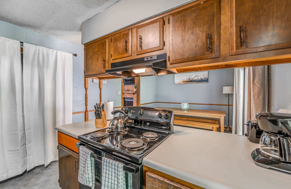 Full kitchen 