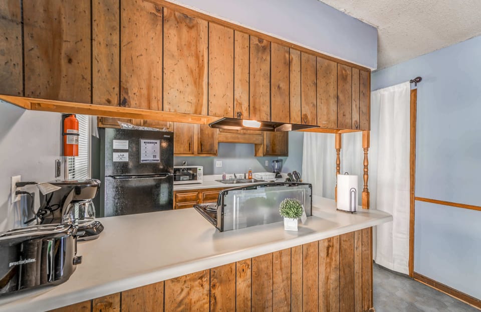Full kitchen 