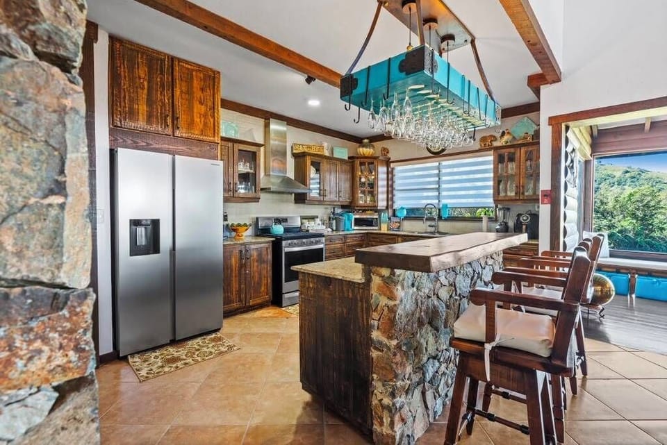 Deluxe Cabin, Mountain View | Private kitchen