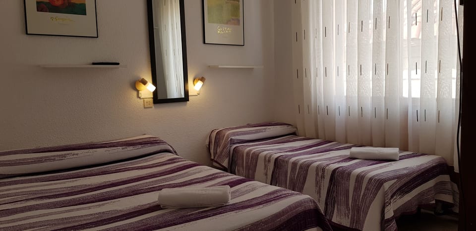 Basic Double Room, Private Bathroom | Free WiFi, bed sheets