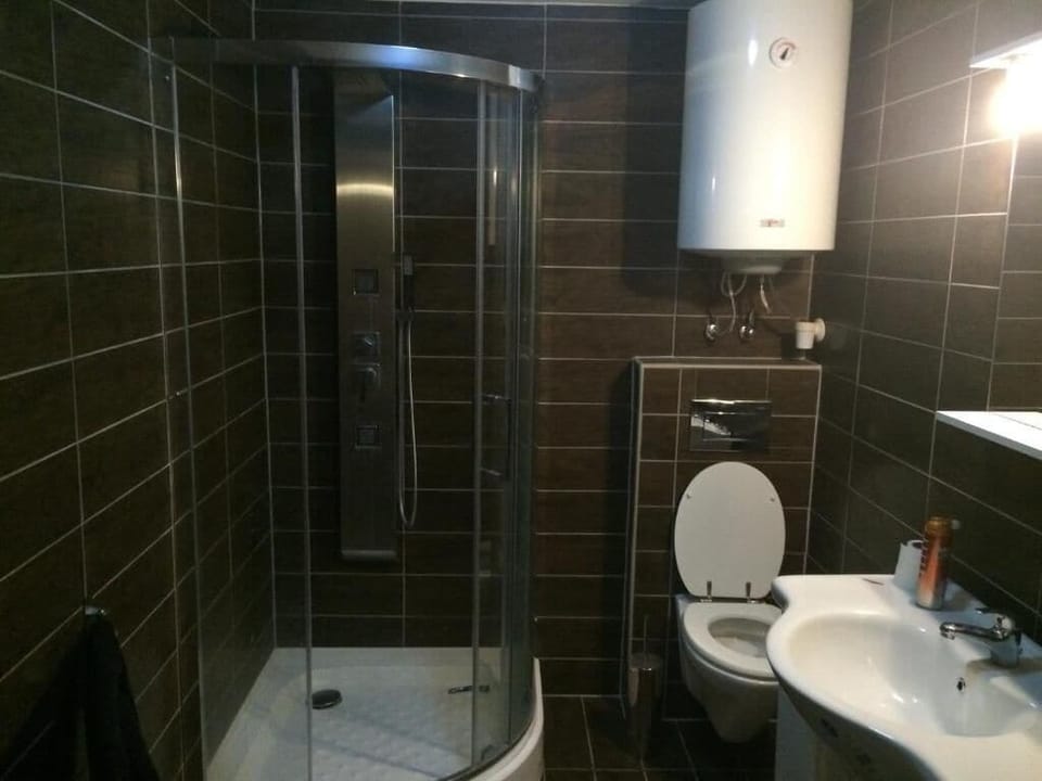 Double Room | Bathroom