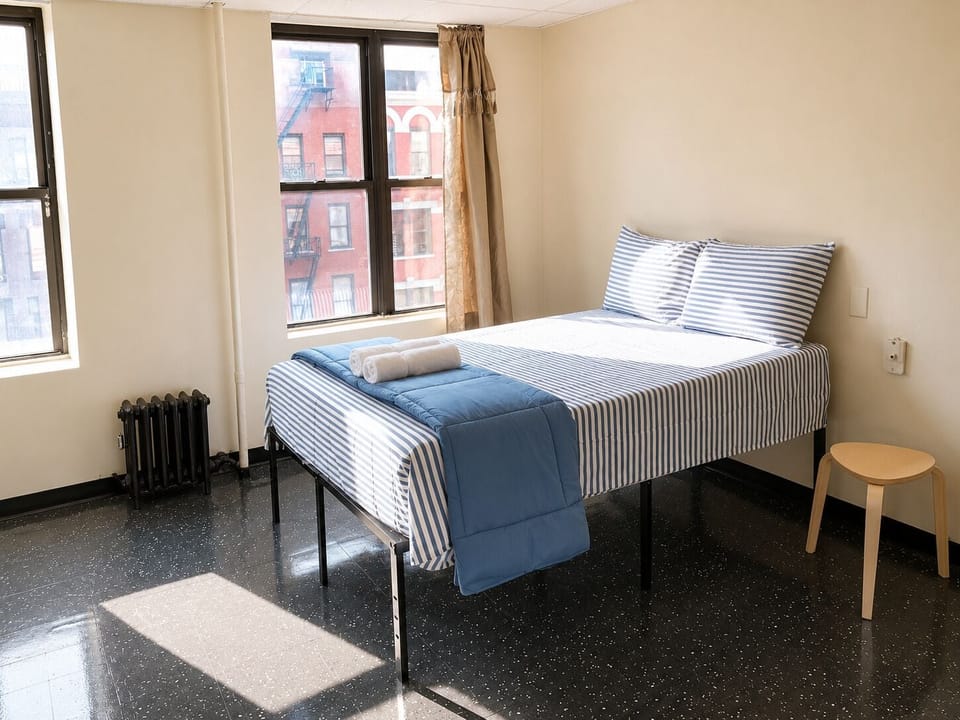 DOUBLE CONDO LOFT WITH WINDOW Private Bathroom | Premium bedding, memory foam beds, WiFi (free), bed sheets