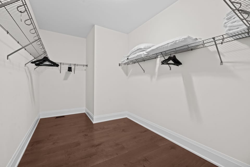 Luxury House, 4 Bedrooms, Garden View | Desk, laptop workspace, iron/ironing board, WiFi (free)