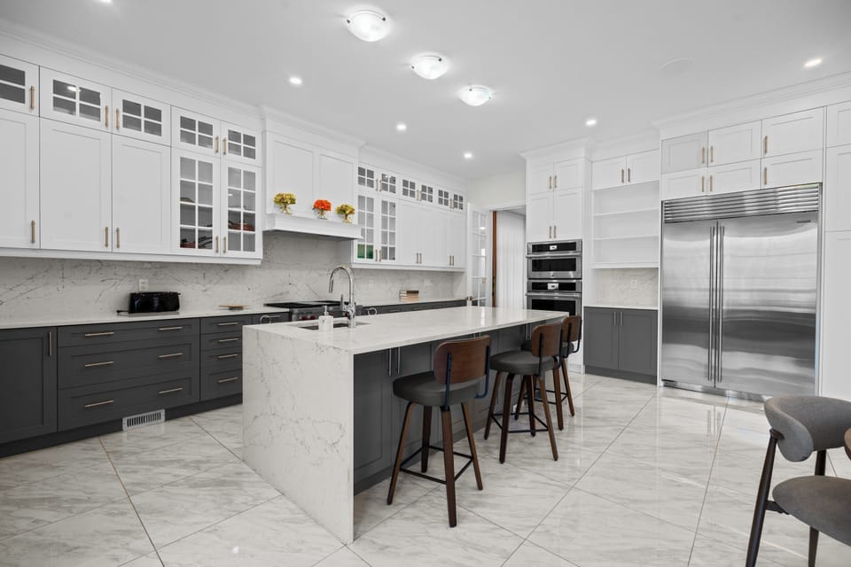 Luxury House, 4 Bedrooms, Garden View | Private kitchen | Coffee/tea maker, fridge, microwave, oven