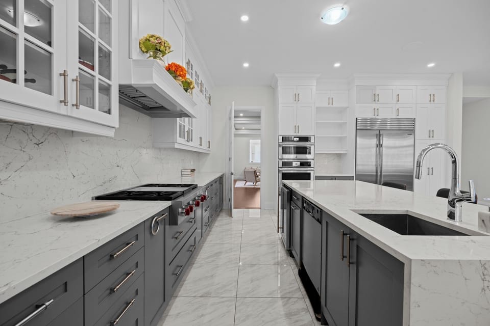 Luxury House, 4 Bedrooms, Garden View | Private kitchen | Coffee/tea maker, fridge, microwave, oven
